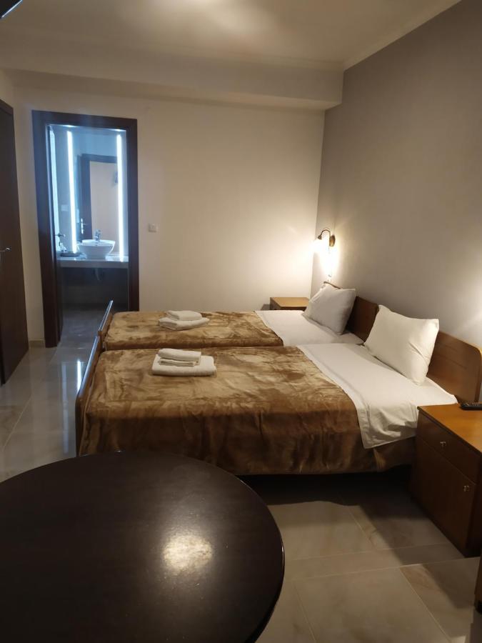 Smallhotel - Vevi 외부 사진