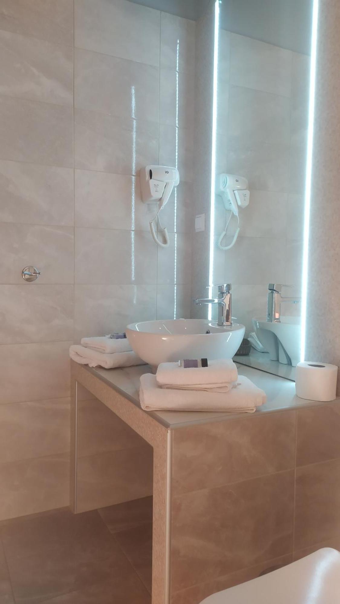 Smallhotel - Vevi 외부 사진