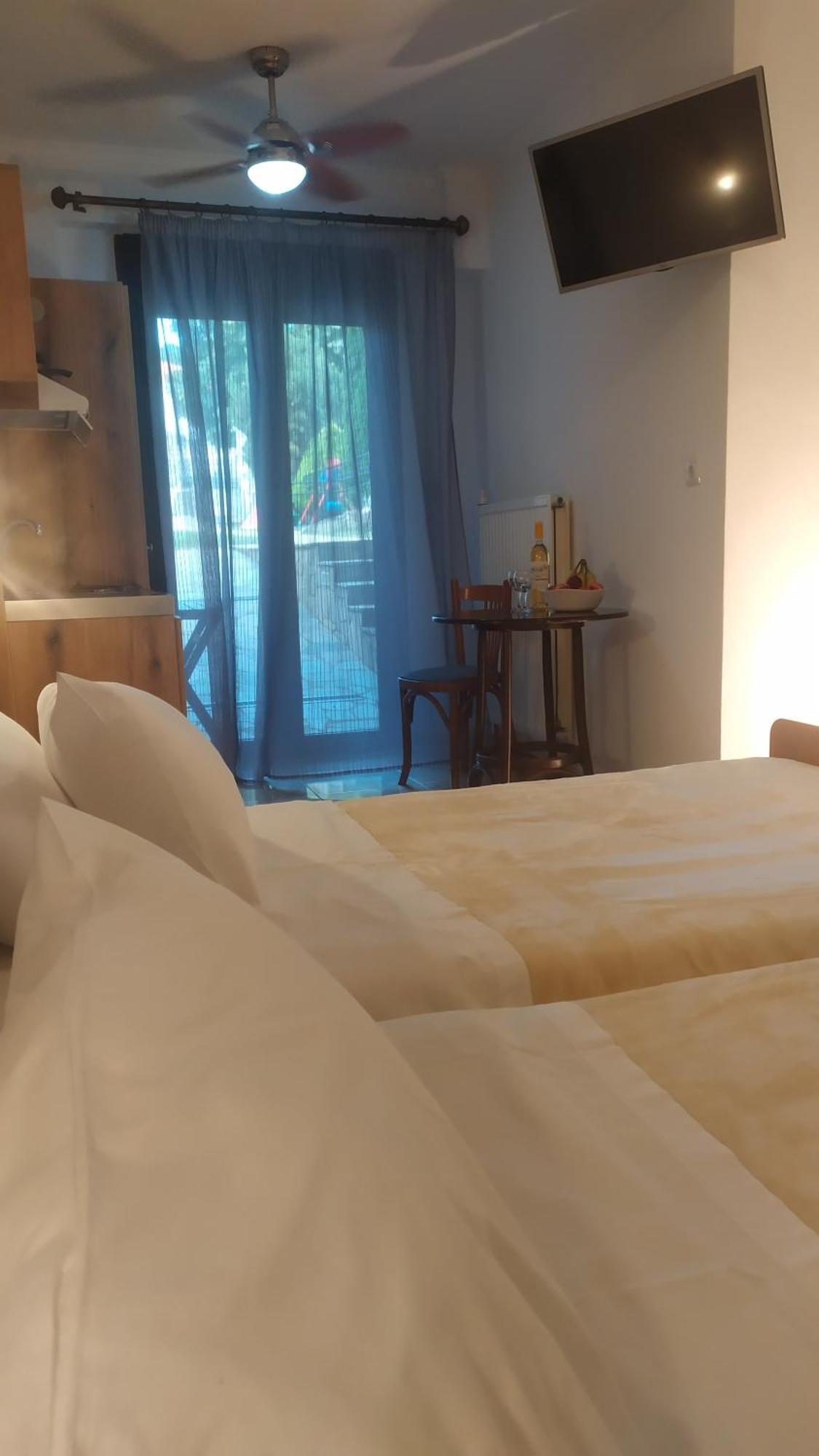Smallhotel - Vevi 외부 사진